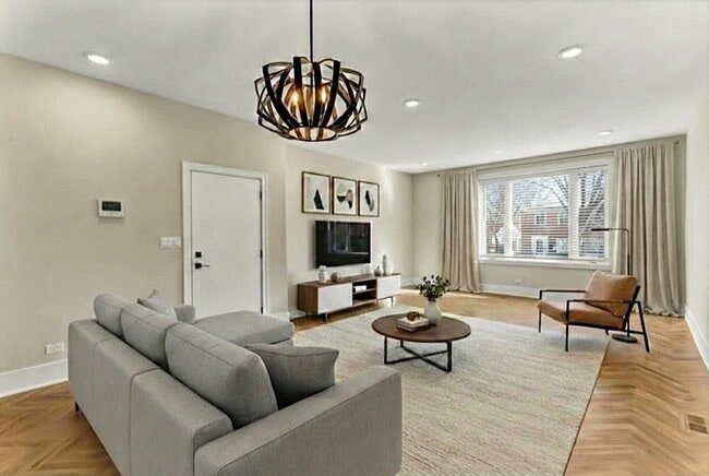 Photo - 4846 S St Lawrence Ave Unit 102