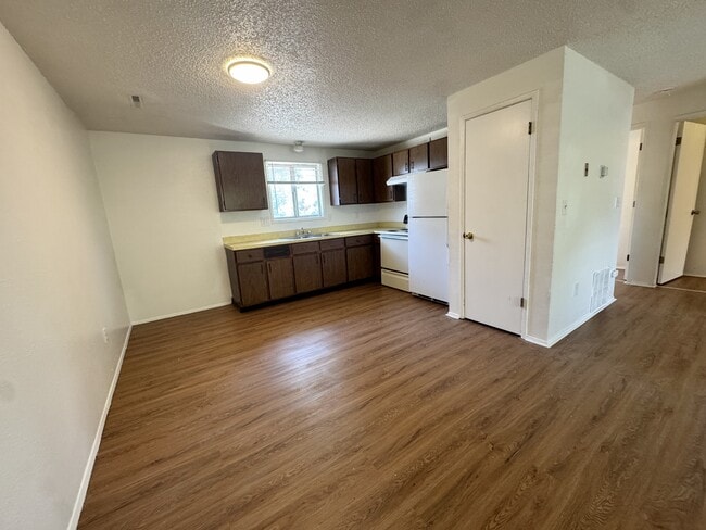 525 E 13th St Unit D