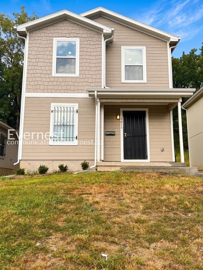 Building Photo - Lovely 3-Bedroom Home with Great Spaces / Pet-Friendly / Available Now!