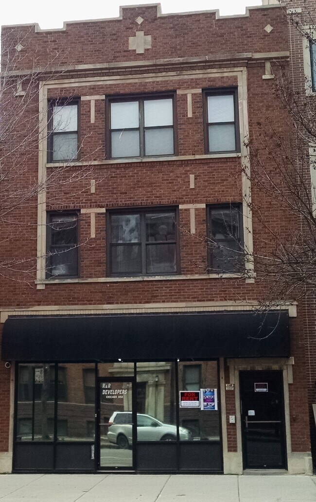 Front of Building - 3851 N Southport Ave Apartamentos Unidad 3R