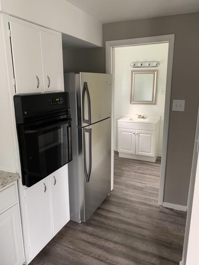 Photo - 555 New Alexandria Rd