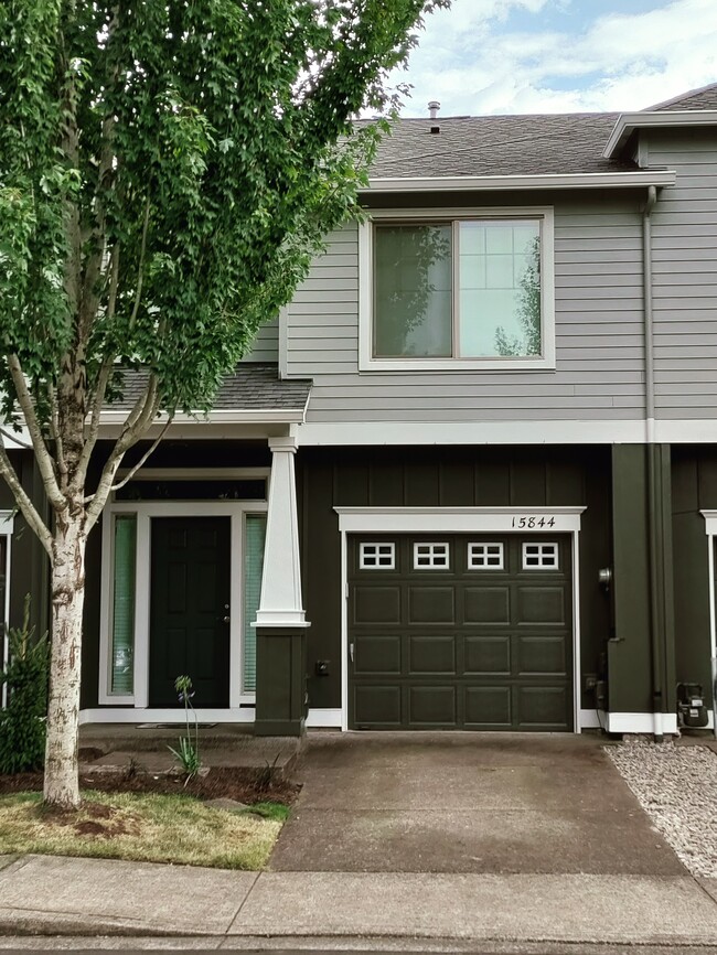 Building Photo - 15844 SW Bronner Ln Rental