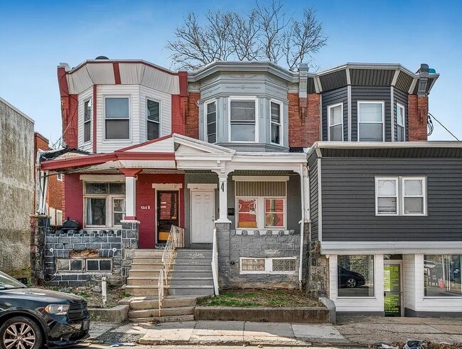 Photo - 5450 Media St