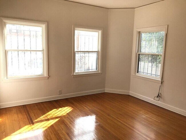 Building Photo - 626 Cochran Ave Rental