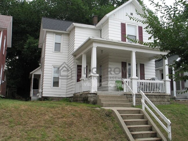 Building Photo - 635 Lafayette Ave NE