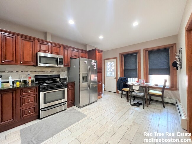 Photo - 655 Washington St