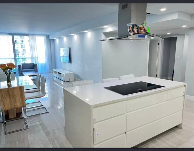 Photo - 19390 Collins Ave Unit 608