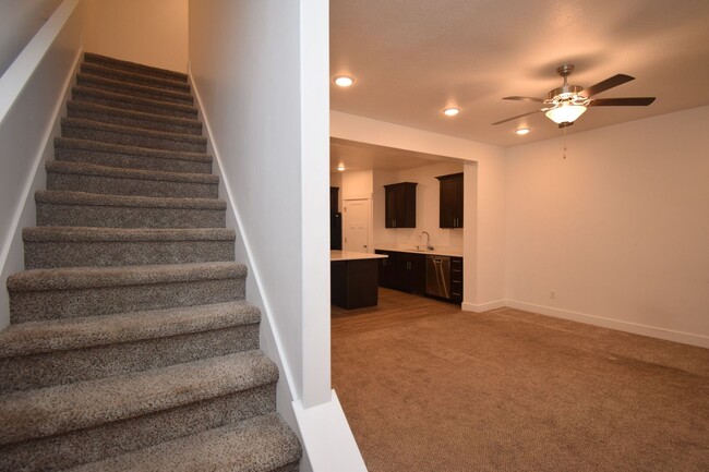 Photo - Beautiful 4 Bed Eagle Mountain Home, Near Parks & Paths!!