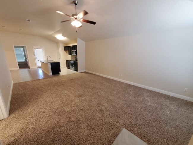 Photo - 710 E 94th St