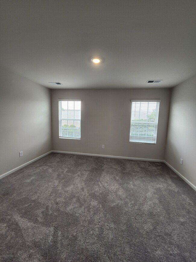 Photo - 727 Peyden Ln
