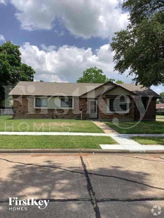 Building Photo - 10127 Carlow Ln Rental