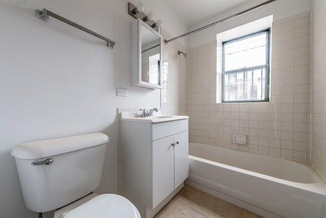 Photo - 5036 W Quincy St