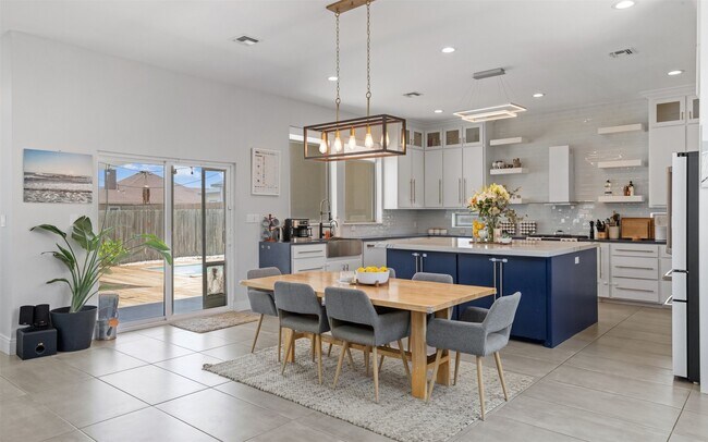 Photo - 15130 Reales Dr