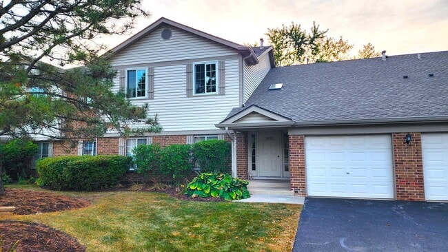 Building Photo - 1522 Commodore Ct Unit 6