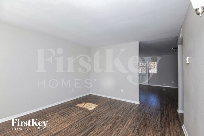 Photo - 129 Sheffield Dr