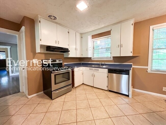 Photo - 4908 Briarwood Dr