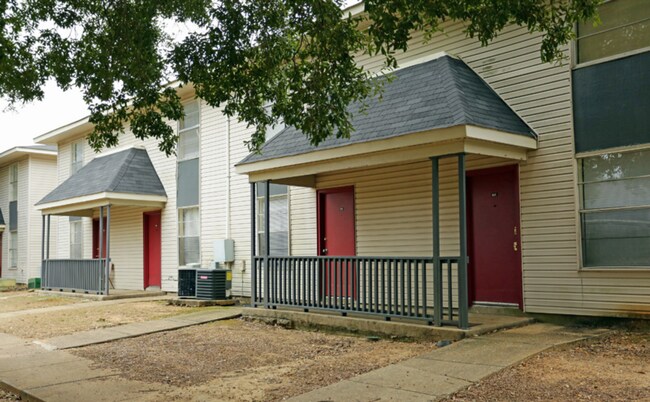 Photo - 4790 Park Towne Way Unidad 335