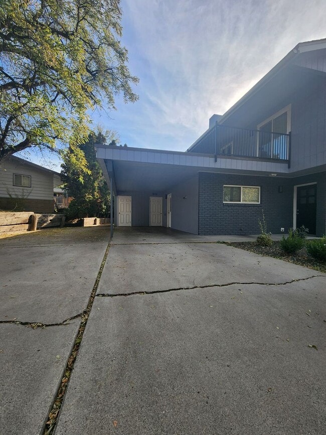 Photo - Stunning 2 Bedroom 2 Bathroom Home In Paye... Unidad 2025 Moss Drive #4