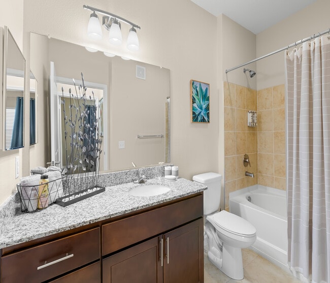 Baño - Album Monterey Pointe 55+ Active Adult Apa...