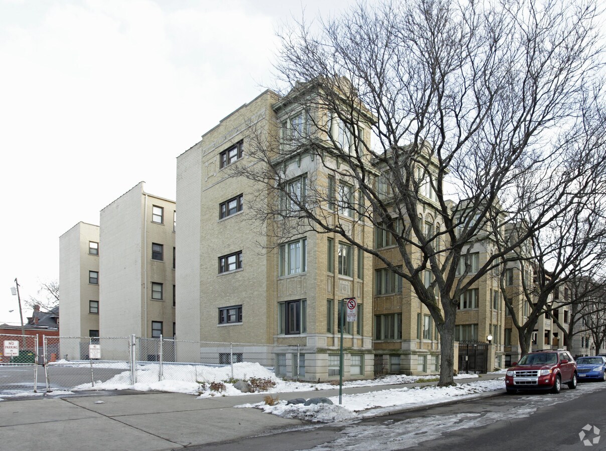 Photo - Gramont Manor Apartments