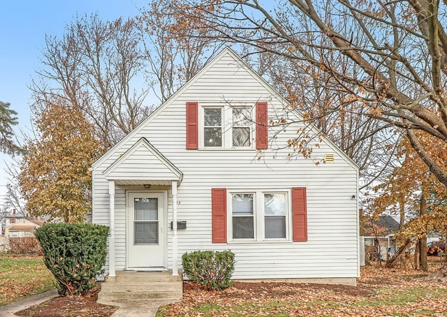 Building Photo - 405 E Woodside St