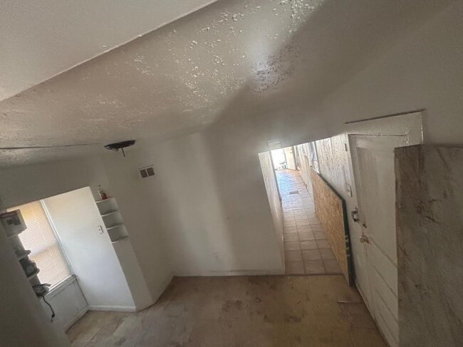 Photo - 5461 Hamilton Ave