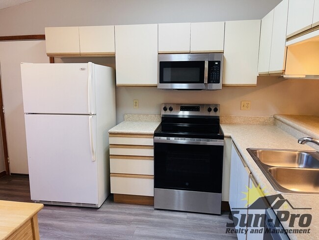 Photo - 1113 Oak Forest Cir