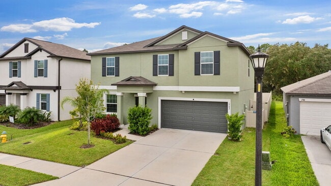 Photo - 1742 Red Loop