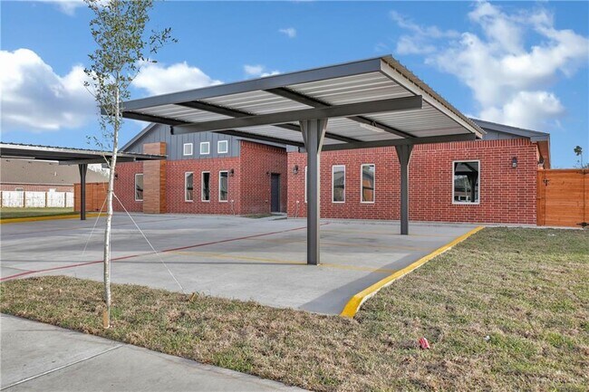 Photo - 15 E 8th St Unit 4