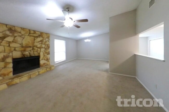 8338 Knotts Landing Dr E