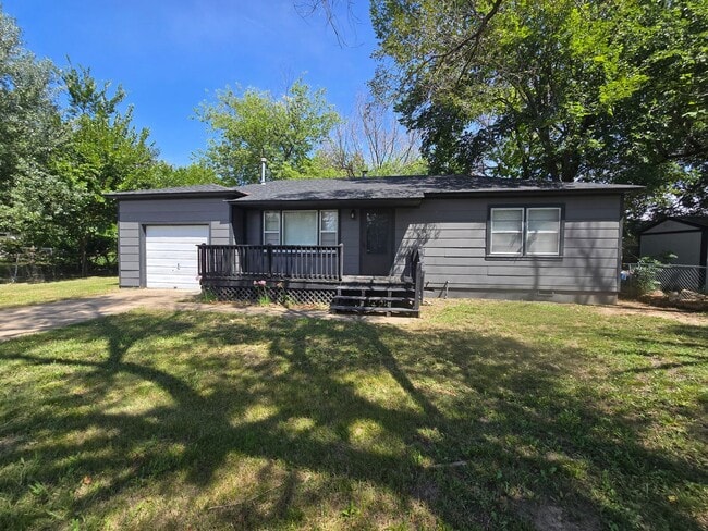 Building Photo - 2 Bed 1 Bath House Pryor