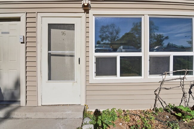 Photo - $1,540.95- 1 Bed, 1 Bath Lofted Apartment in Lakewood with Central AC! Unit 16