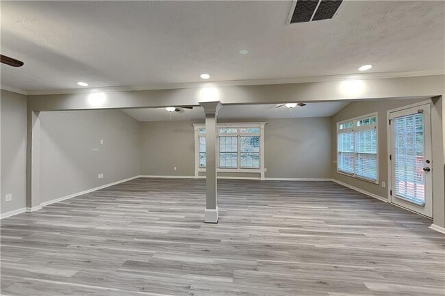 Photo - 4305 Waters Way