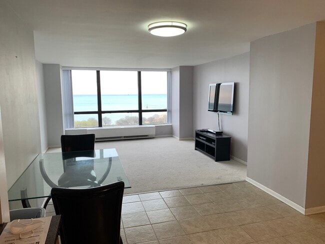 Photo - 5415 Sheridan N Rd Condo Unit 1704
