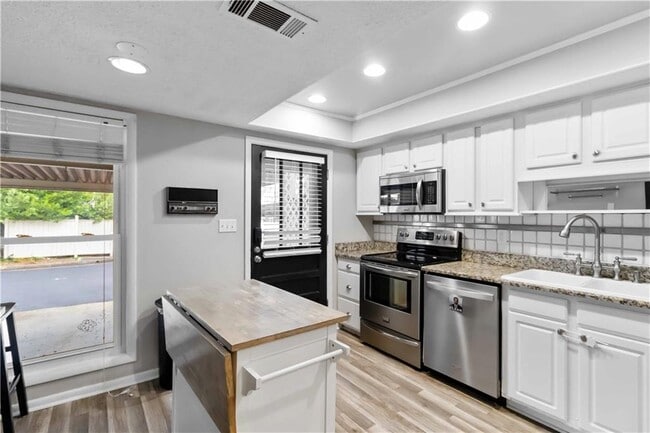 Photo - 694 Serramonte Dr