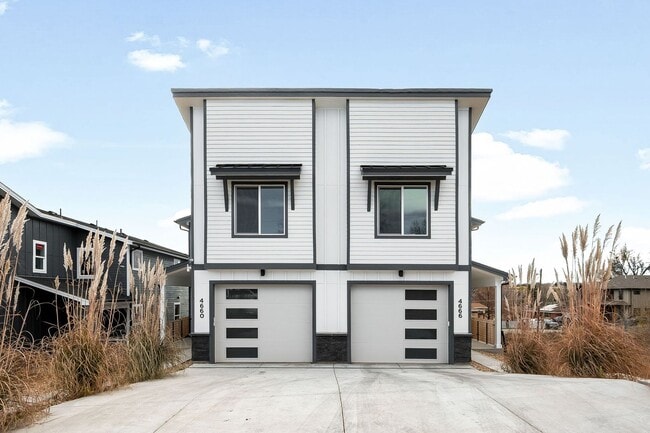 Building Photo - Brand New 3BD, 4BA Half-Duplex in Villa Park with Back Yard