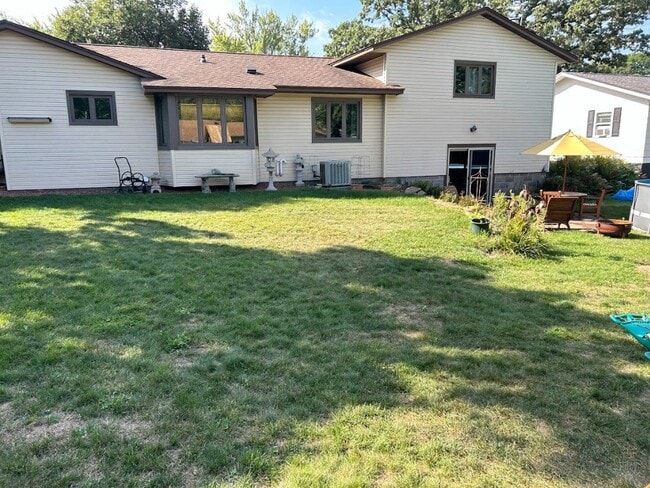 Photo - 50% off First Month's Rent! - Amazing 3BR/...