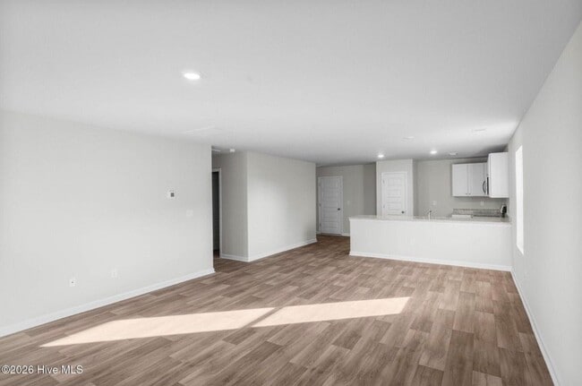 Photo - 6393 Swainson St SW