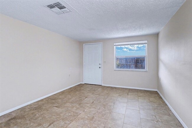 Photo - 5439 Oceanic Rd