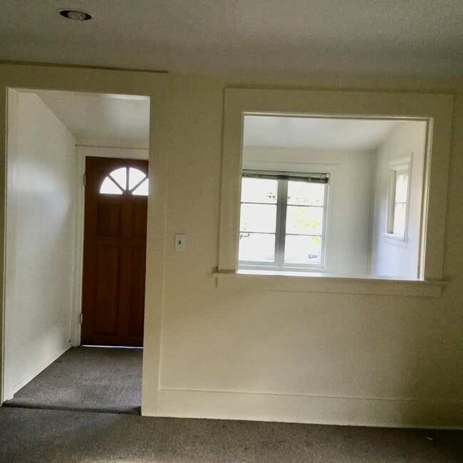 Photo - 4707 Densmore Ave N