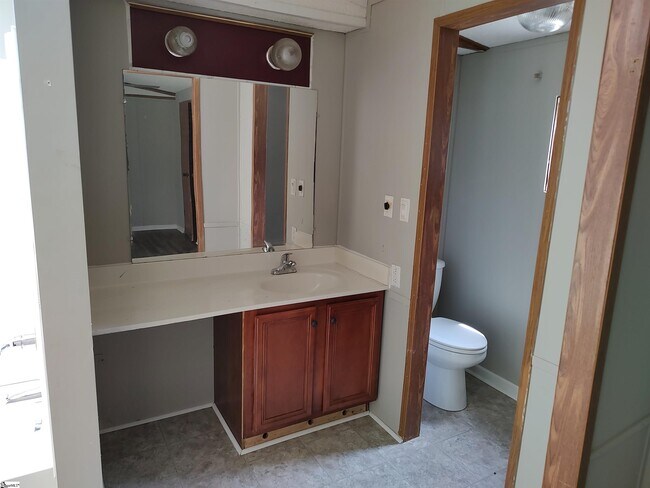 Photo - 8597 Greenpond Rd