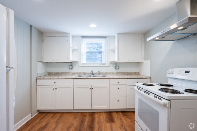 1BR, 1BA - Kitchen