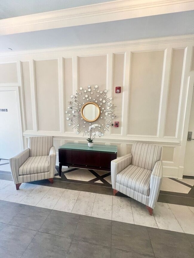 Photo - RENT SPECIAL! Mayfaire Townview 3rd floor ...