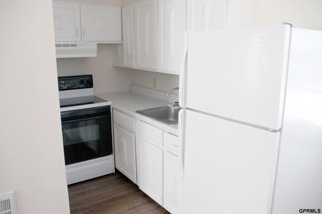 Kitchen - 2003 Jefferson St Unit 3