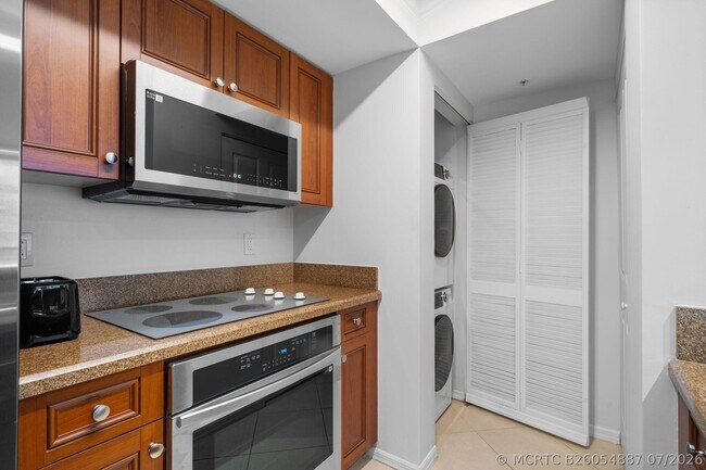 Photo - 347 N New River Dr E Unit 405