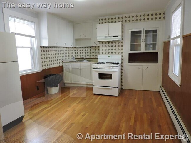 Building Photo - 119 Amory St Rental