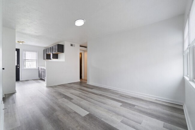 Now Pre-leasing: 4BR Townhouses in Scenic ... - Now Pre-leasing: 4BR Townhouses in Scenic ...