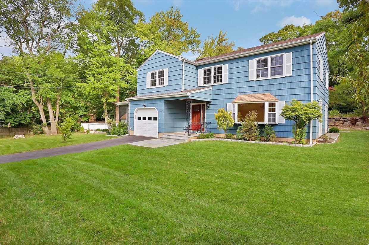 Photo - 41 Leonard Ave (Greenwich, CT)