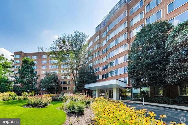 Building Photo - 4000 Tunlaw Rd NW Unit 722 Rental