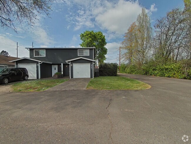 Building Photo - Duplex ~ Close to Campus ~ Pet Friendly Unit 2541 NW Grant Rental